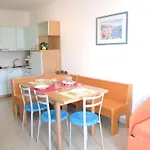 Modern Flat Close To The Lägenhet