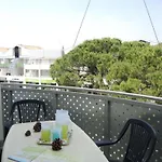 Daire Modern Flat Close To The