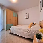 Modern Flat Close To The Lägenhet Bibione