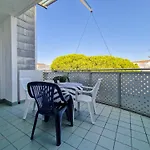 Daire Modern Flat Close To The *