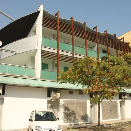 아파트 Modern Flat Close To The *