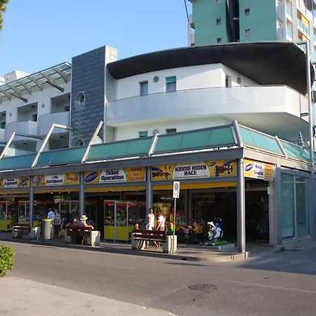 아파트 Modern Flat Close To The *