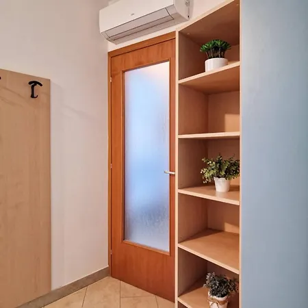 Modern Flat Close To The بيبيوني
