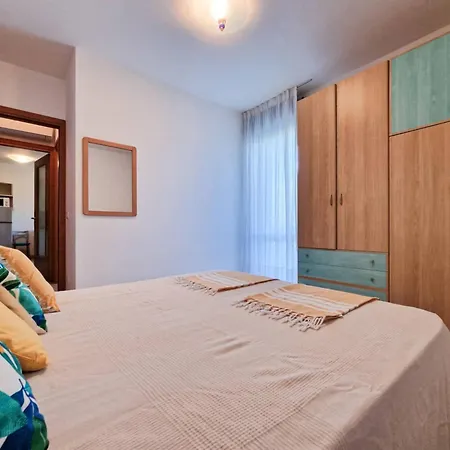 Modern Flat Close To The بيبيوني