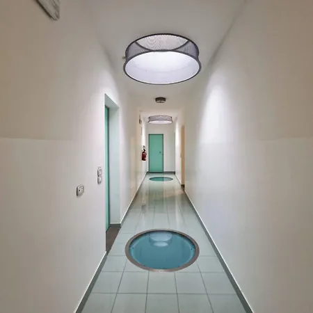Modern Flat Close To The شقة *