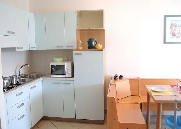 Modern Flat Close To The Lägenhet Bibione