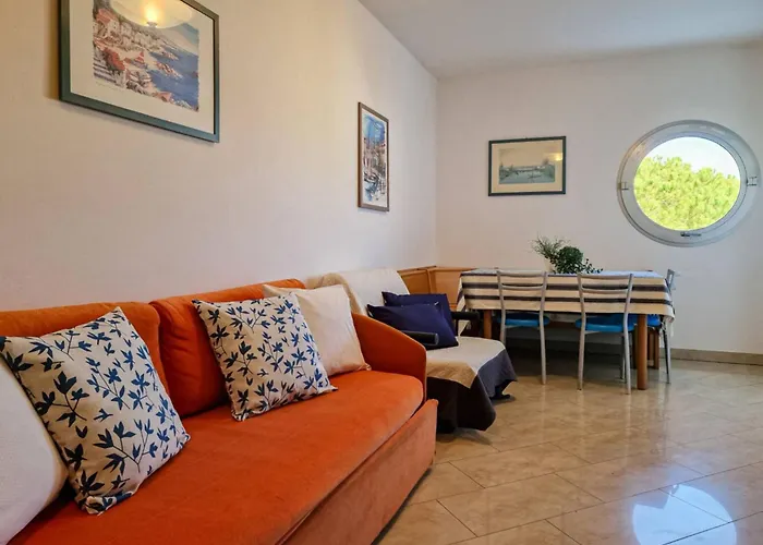 Modern Flat Close To The *