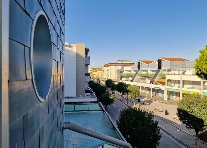 Modern Flat Close To The *